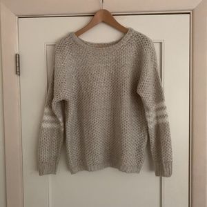 Comfy knitted greige white elbow stripe sweater